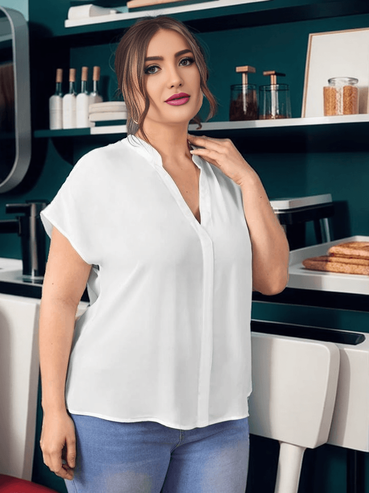 Short levee buttonless blouse - Styledd by L&M